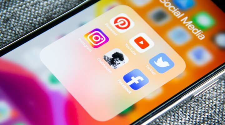 tk9m hp4rgq Conquering Social Media for Woodworkers: Tips, Tools, and Techniques social-media-apps-iphone